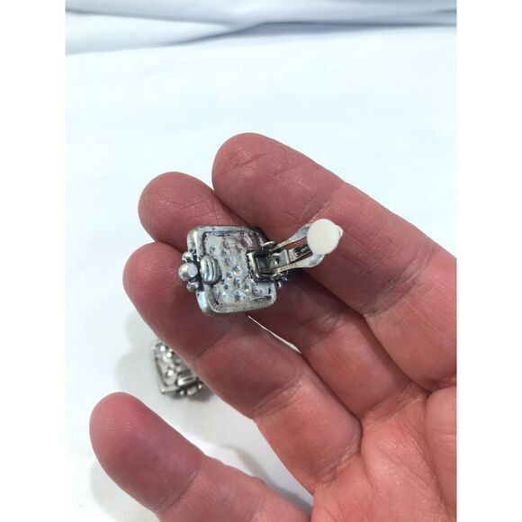 Vintage clip on earrings, dark green gray, square 1 inch - Picture 7 of 13